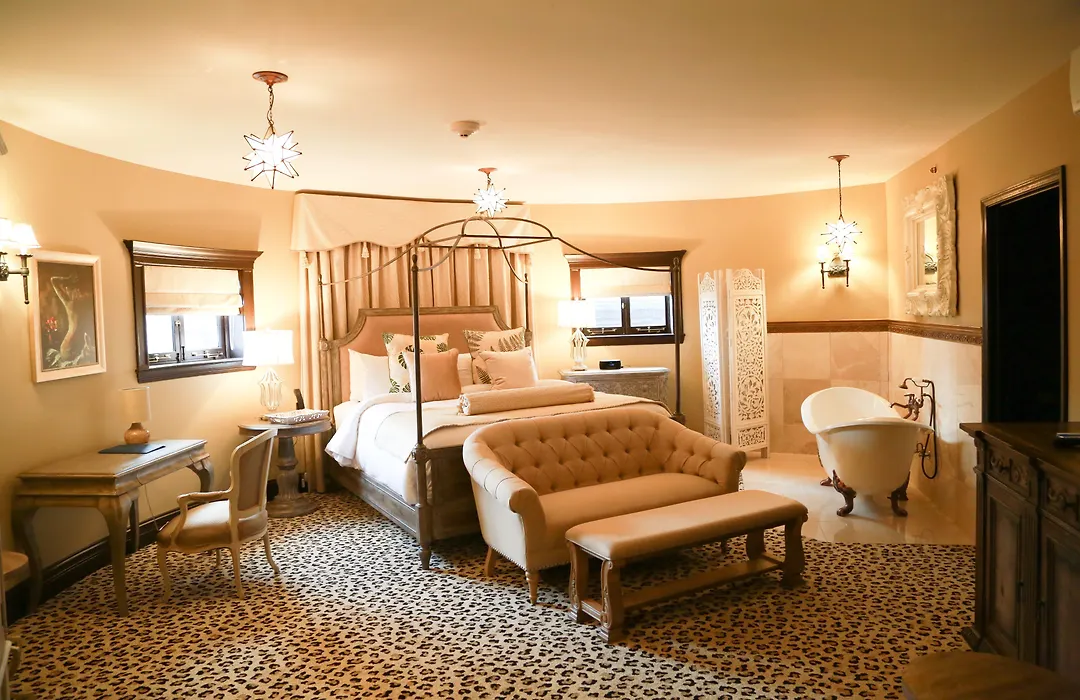 The Detroit Club-1