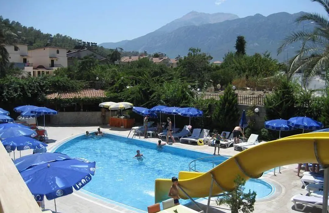 Rich Melissa Hotel-1