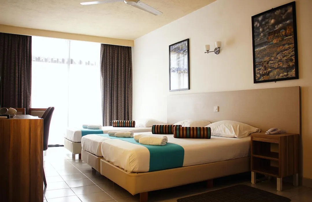 Canifor Hotel-1
