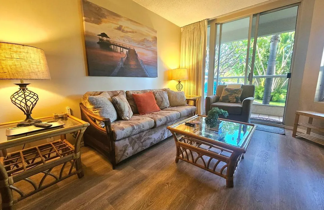 Tropical Family Resort Near Beach-Full Kitchen, Ac & Wifi-1