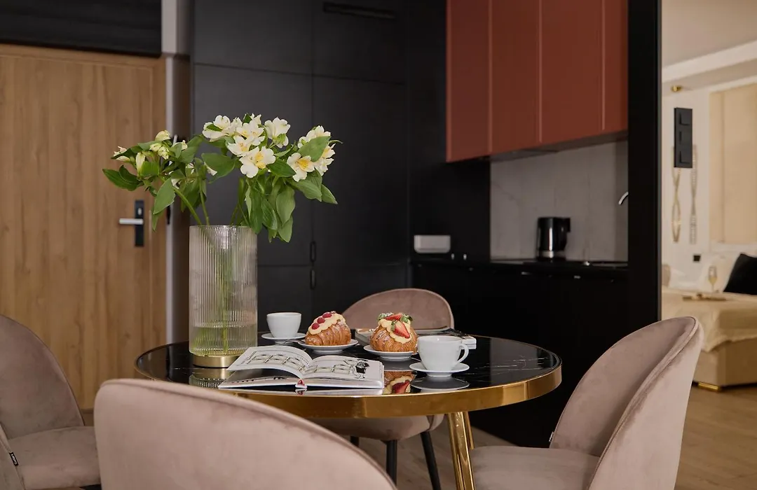 Deo Plaza Premium Suites & Riverside By Downtown Apartments-1