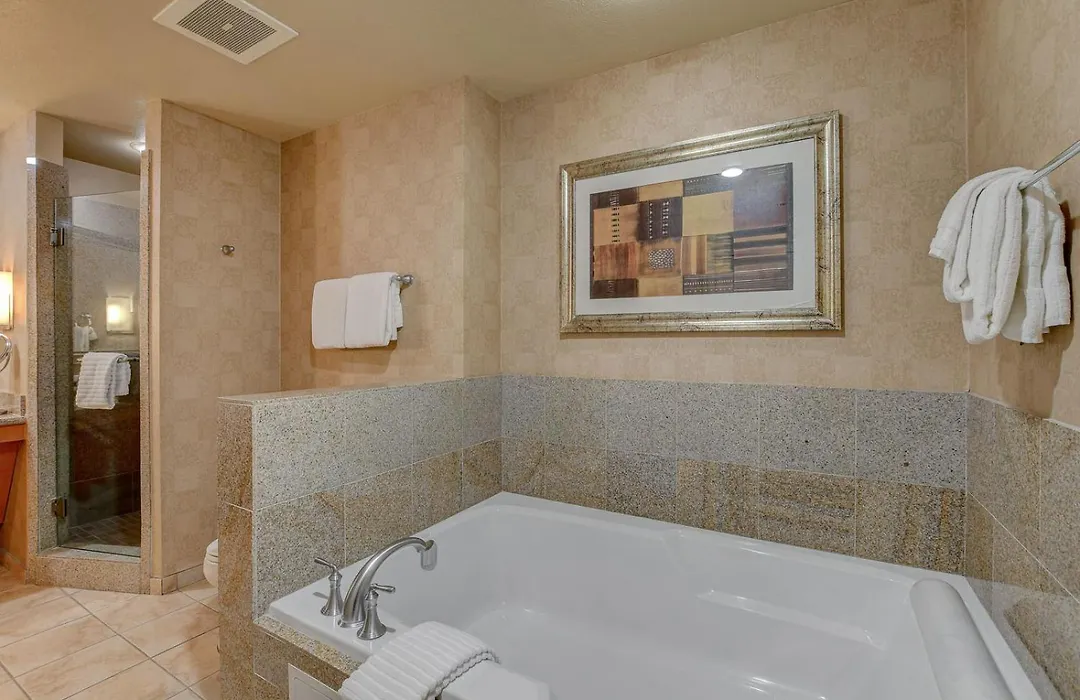 Diamond Suite At Platinum Hotel-1