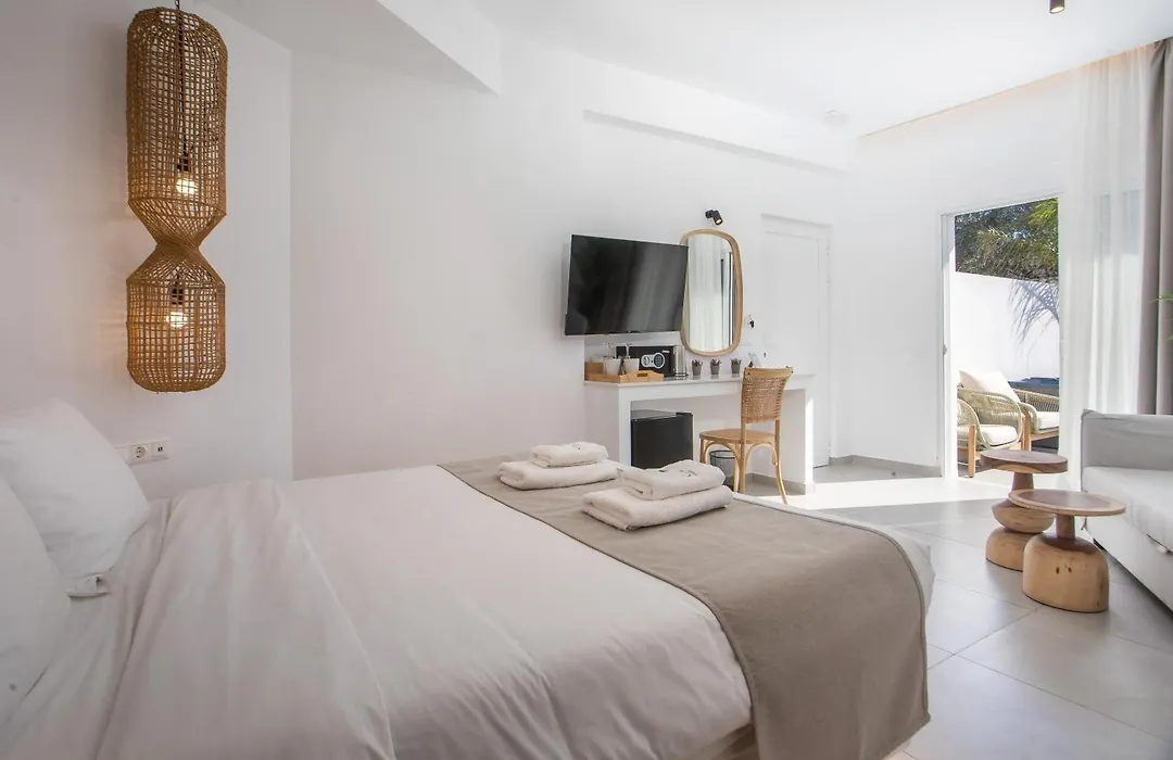 Calma Luxury Studios & Suites-1