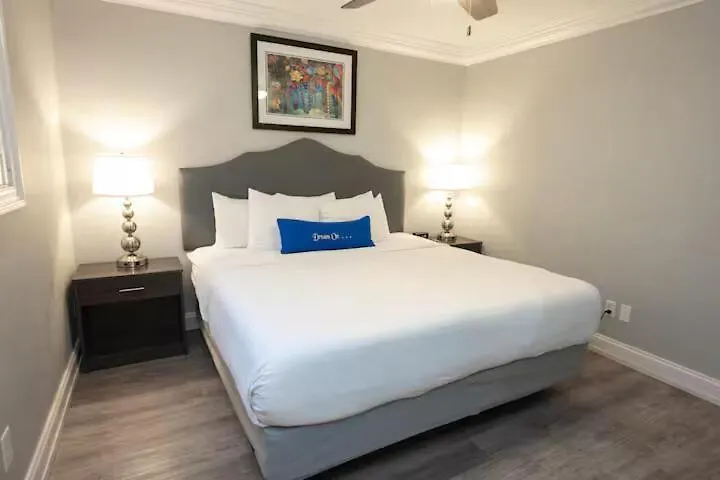 1Br Frenchmen Stay W Pool, Hot Tub & Balcony-1