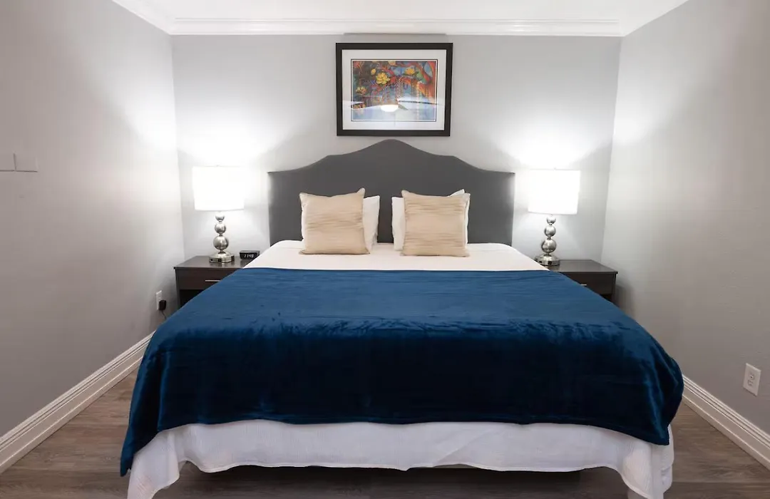 Refined 2Br Escape On Frenchmen Street W Pool-1
