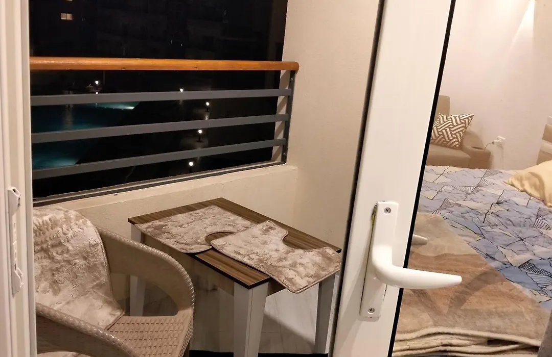 Luxury Studio, Pool, Private Beach & Close To Airport-1