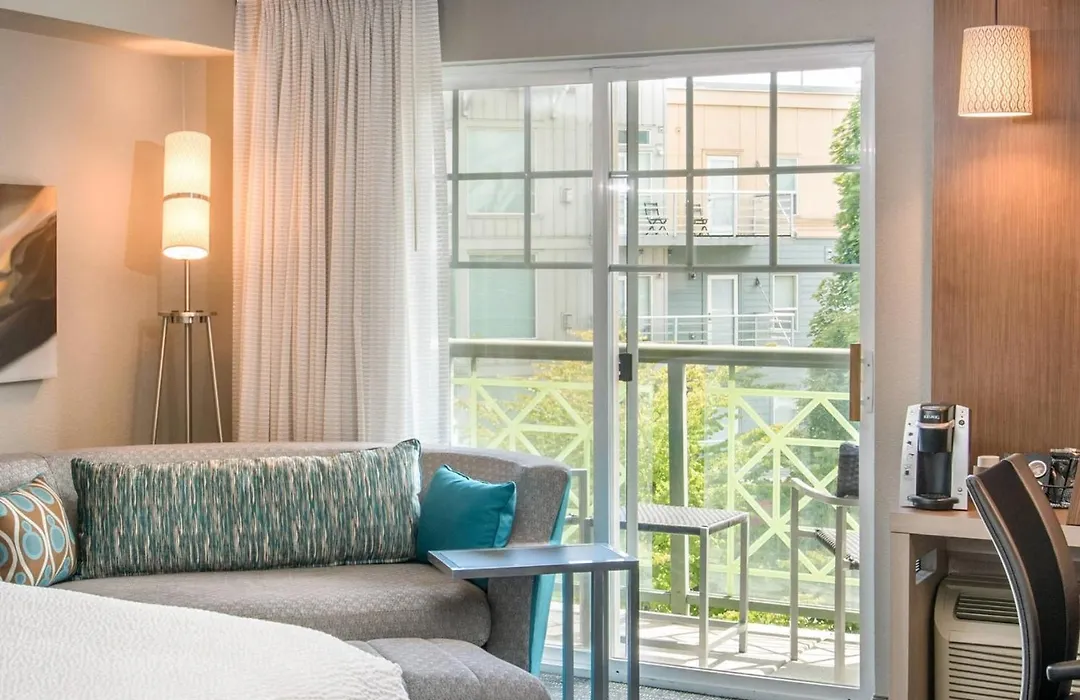 Courtyard By Marriott Portland North-1