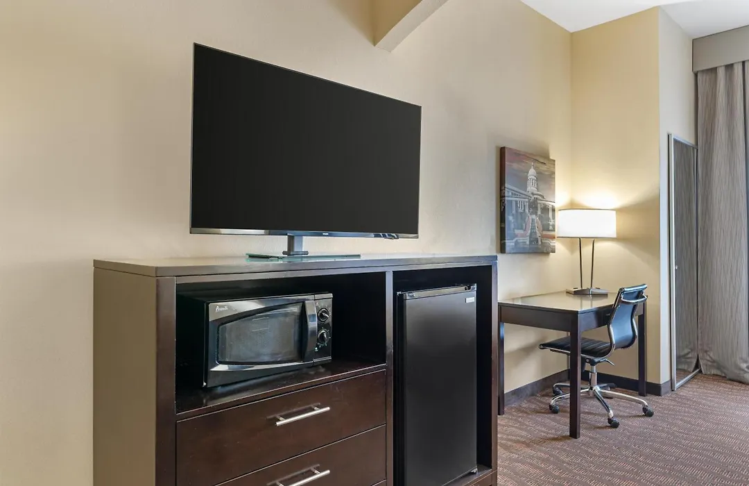 Best Western Plus Capital Inn-1