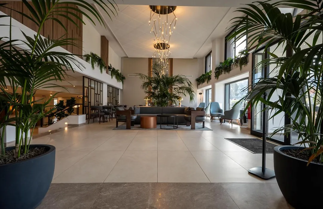 Luna Holiday Complex-1