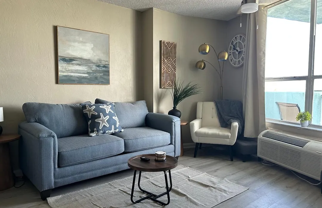 Luxury Beach Condos With Pool And Tiki Bar!-1