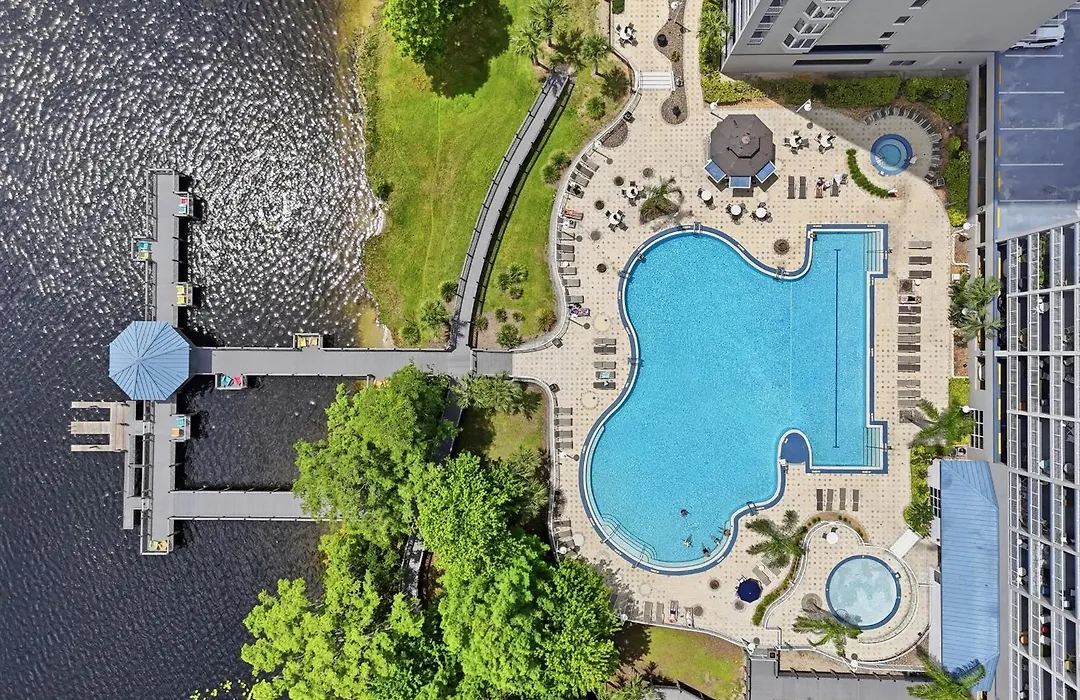 Disney Lakefront Luxury!-1