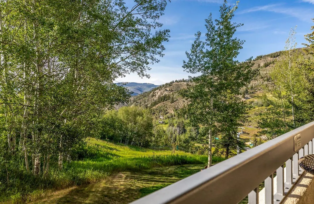 Walk To Beaver Creek Village - 2Br Condo With Chairlift Views, Pool & Hot Tub-1