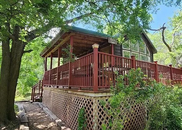 Mendelbaum - Peach Cabin-1