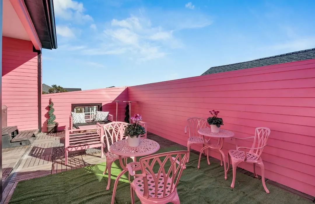 Barbie Dream Suite W Hot Tub Sauna Near Fq-1