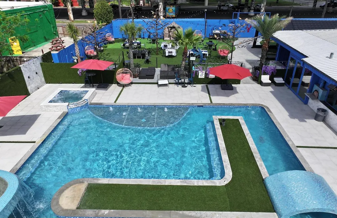 Blue Crawfish Boutique Hotel & Pool Bar-1