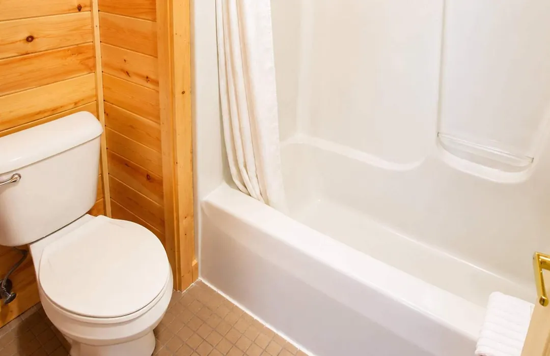 Quality Inn & Suites Mackinaw City Beachfront-1