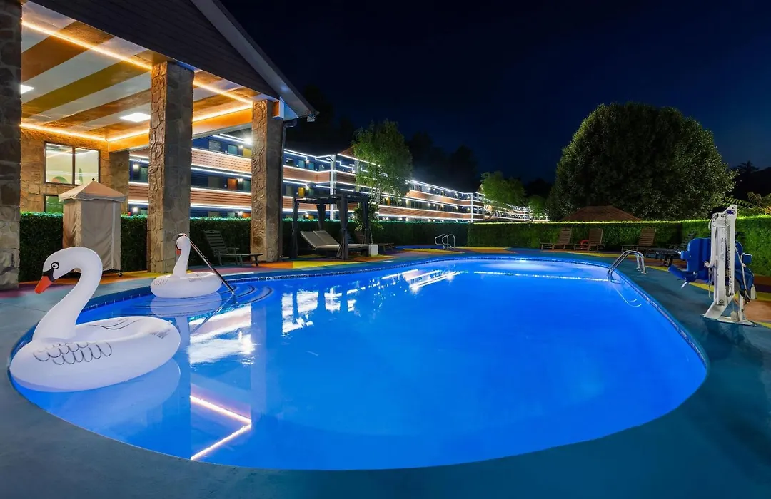 Days Inn By Wyndham Pigeon Forge South-1