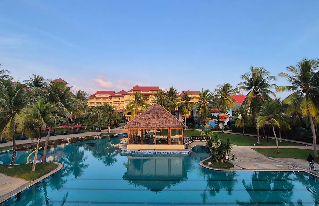 Sand & Sandals Desaru Beach Resort & Spa-1
