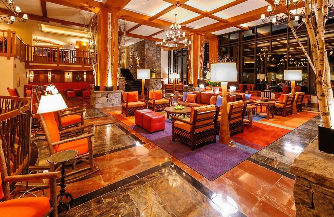 347 Lodge At Spruce Peak Ski In Ski In Ski Out King Studio By Stowe Mountain Rentals-1