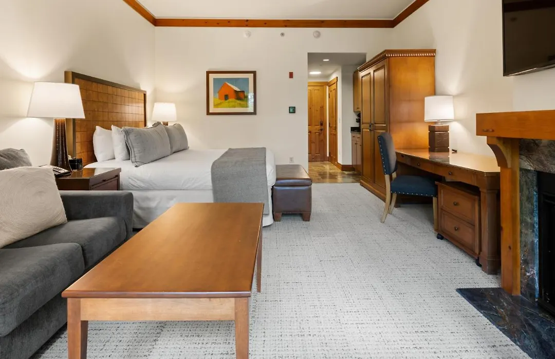 1216 - Studio- Lodge At Spruce Peak Ski In Ski Out - Stowe Mt Resort - Ski In Ski Out - Sleeps 4-1