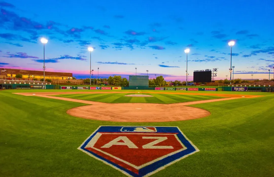Holiday Inn Glendale - Stadium & Ent Dist By Ihg-1