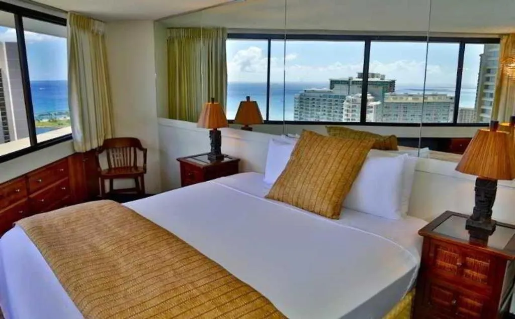 Marina Tower Waikiki-1