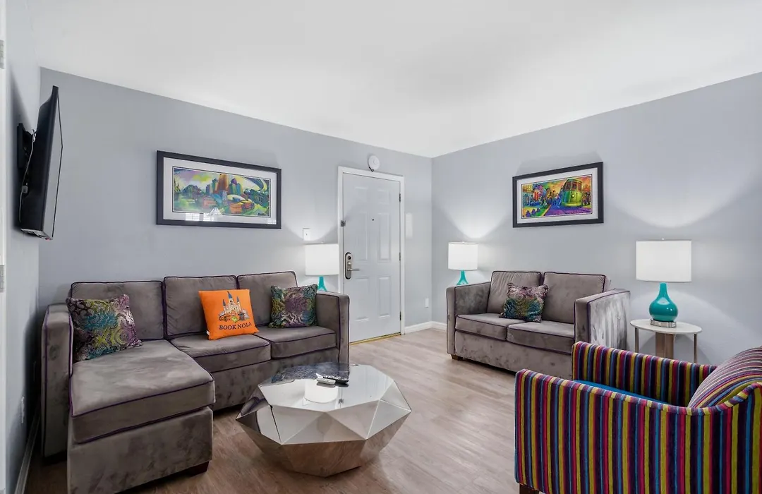 Frenchmen 2Br Retreat W Free Parking & Pool-1