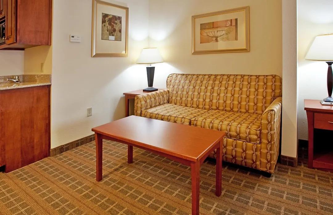 Holiday Inn Express & Suites - Hardeeville-Hilton Head By Ihg-1