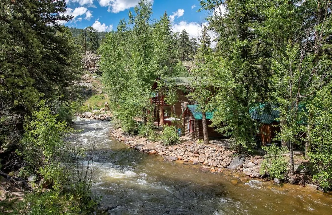 Swiftcurrent Lodge-1