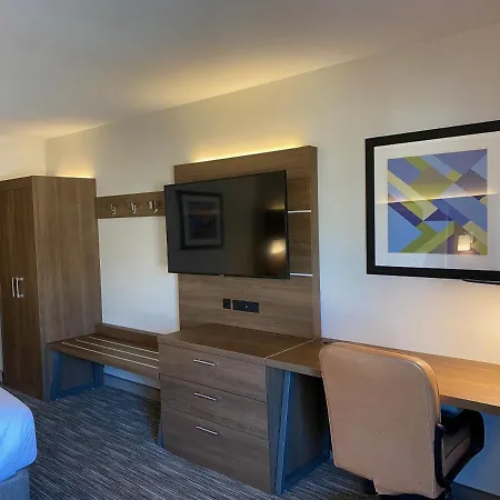 Holiday Inn Express & Suites Chatsworth By Ihg-2