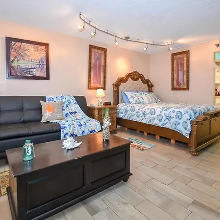 Daytona Beach Studio Condo With Beautiful Ocean View-3