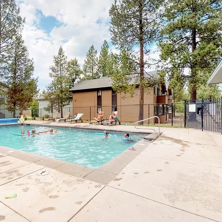 Powder Village G-1 | Discover Sunriver-2