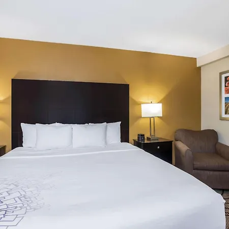 La Quinta By Wyndham Carlsbad - Legoland Area-3