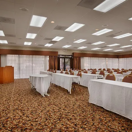Wyndham Tucson Airport Hotel & Conference Center-2