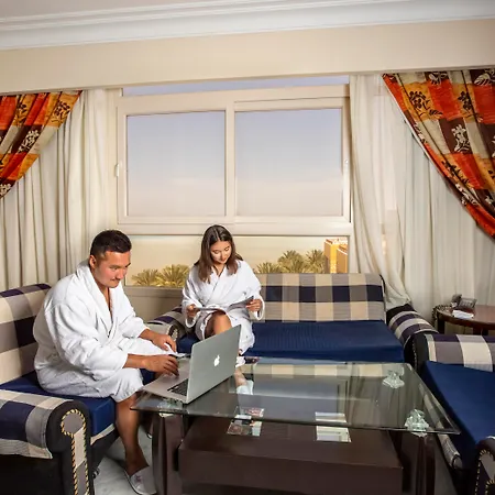 Amc Royal Hotel & Spa-3