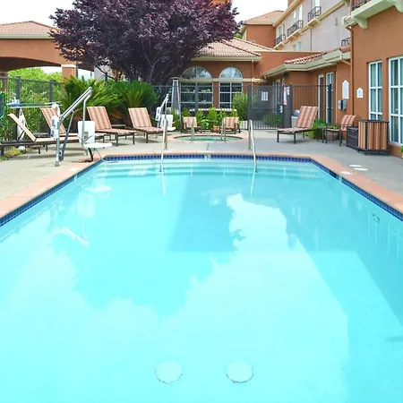 Hilton Garden Inn Napa-2