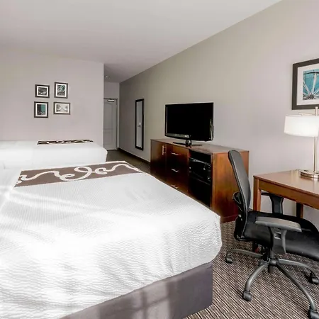 La Quinta Inn & Suites By Wyndham Fort Worth Arlington West-3