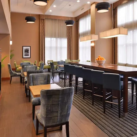 Hampton Inn & Suites Tacoma-3