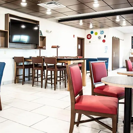 Holiday Inn Express Hotel & Suites Sedalia By Ihg-2