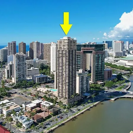 Waikiki Beach Modern Studio No Resort Fee Best Location-2