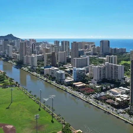 Waikiki Beach Modern Studio No Resort Fee Best Location-3