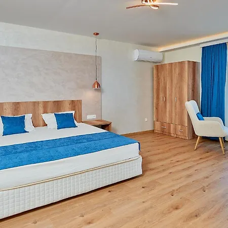 Family Hotel Regata-2