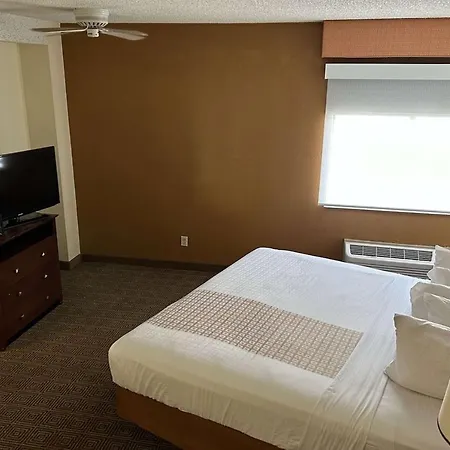 Baymont By Wyndham Orlando South-3