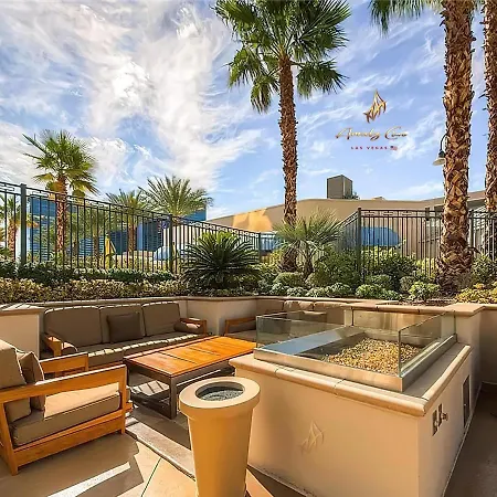 Amalz 2 Bedroom 3 Bathroom Balcony Suites At Mgm Signature !-3