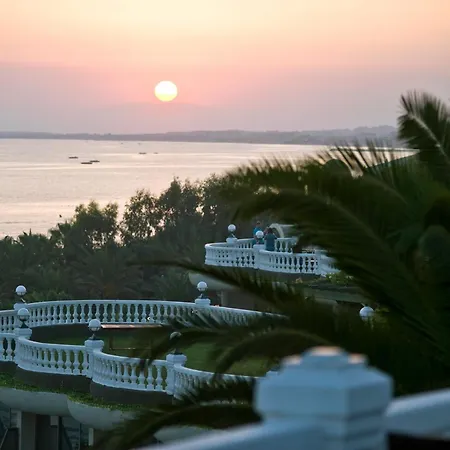 Sunrise Queen Luxury Hotel-2