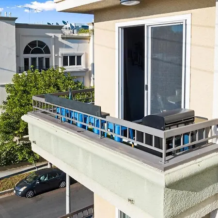Beverly Hills Penthouse 2 Bedroom Apt With Parking 407-3
