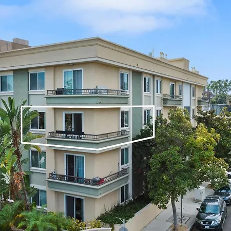 Beverly Hills Glamour Oasis 2 Bedroom Apt With Parking 304-3