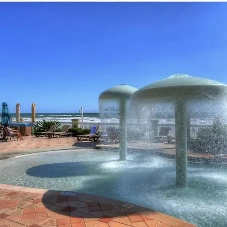 Beautiful One Bedroom Oceanfront Condo-2