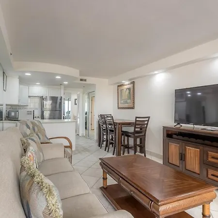 Direct Oceanfront Condo, Daytona Beach, Sleeps 6 - With Pool-3
