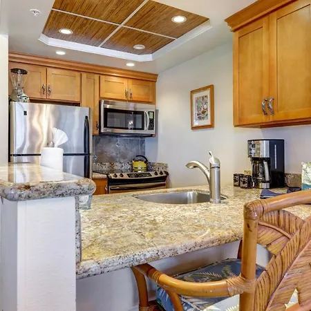 The Whaler Resort: Suite 515~Studio With Stunning Center Courtyard & Ocean Views-3
